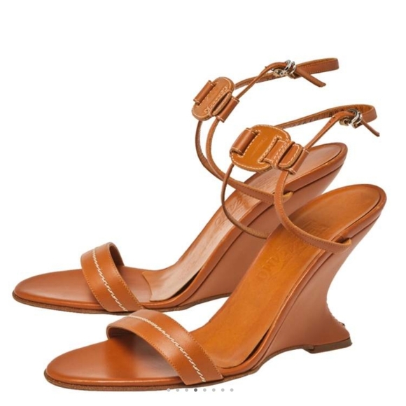 Salvatore Ferragamo tan F wedge shoe - Picture 2 of 9